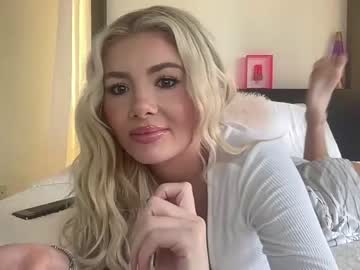girl
        hotpinksoap cam image #4069132