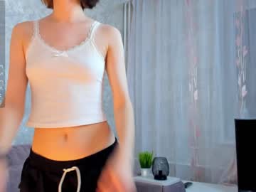 girl
        julianacrosier cam image #3523296