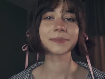 girl
        meghanash cam image #4029999
