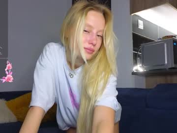 girl
        callme_star cam image #4449446