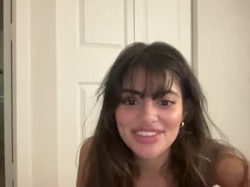 girl
        poutyselena cam image #4200346