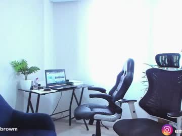 couple
        emillybrowm cam image #742737