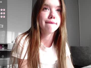 girl
        new_teya cam image #4745710