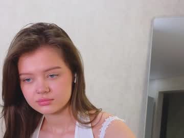 girl
        itwasinsimpsons cam image #3715646