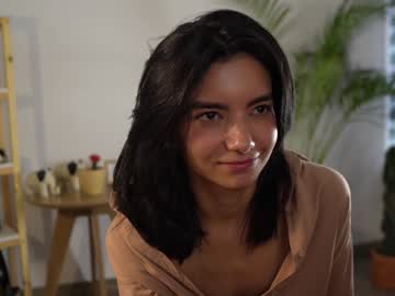 girl
        urcutelinda cam image #4615804