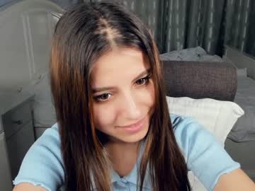 girl
        shinyydiamond cam image #1941711