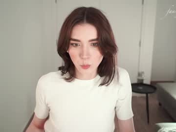 girl
        luna_ai cam image #6733265