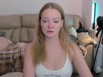 girl
        radiants_2 cam image #5141439