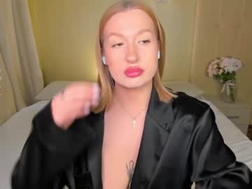 girl
        hollyylee cam image #6320536