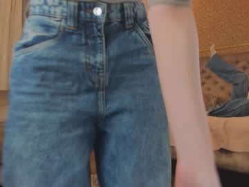 girl
        mary_leep cam image #4141560
