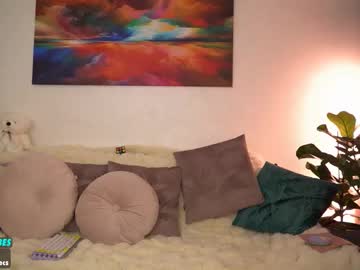 girl
        sweety_rinushka_ cam image #6023608