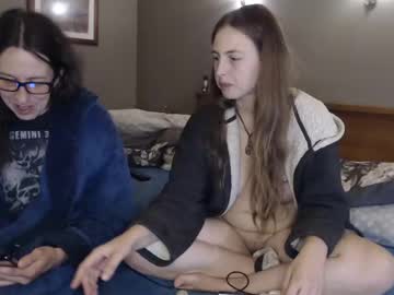 couple
        nzplaytime cam image #4741978
