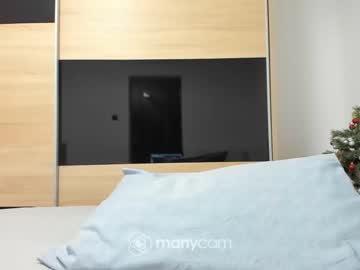 girl
        angell6969 cam image #3211186