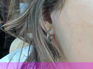 girl
        daily_stories cam image #836510