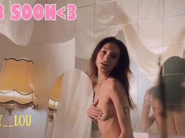 girl
        breeding_material cam image #6002574