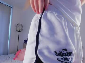 girl
        katysha_ cam image #6830847