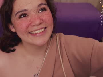 girl
        chery_lady22 cam image #1501745