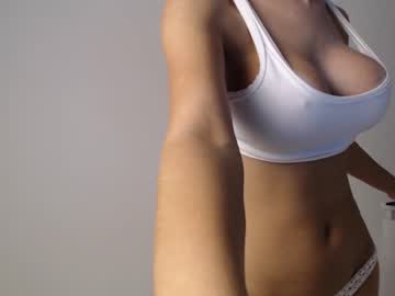 girl
        trixie_taylor cam image #3172637