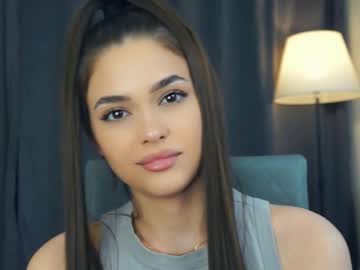 girl
        zarabeamer cam image #6783742