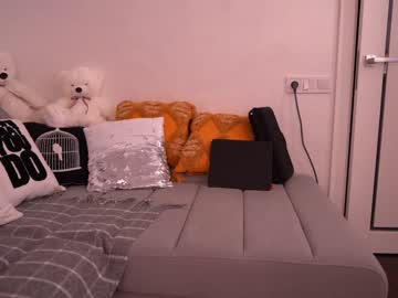 girl
        sweety_rinushka_ cam image #2480528
