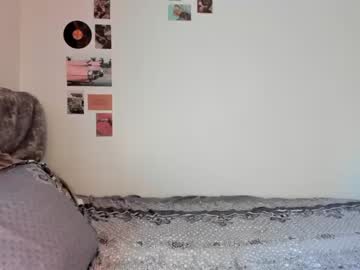 girl
        justpiper cam image #4132074