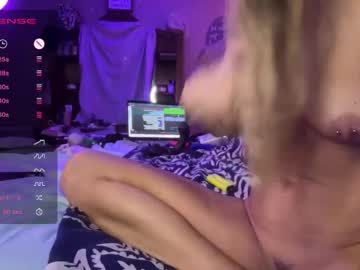 couple
        danidragon69 cam image #5808341