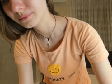 girl
        mariamgroves cam image #3730799