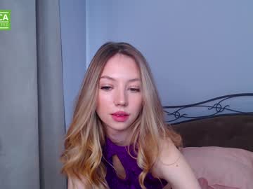 girl
        breeding_material cam image #1351831