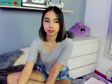 girl
        saschaholmen cam image #310980