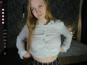 girl
        blondie_alice_ cam image #3421415