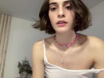 girl
        crown_of_vice01 cam image #665586