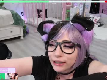 girl
        crimsonkitten cam image #5920890