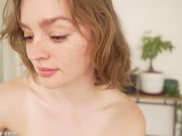 girl
        marymoody cam image #4687508