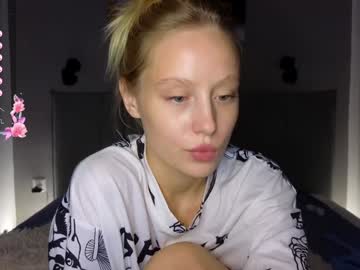 girl
        callme_star cam image #4521288