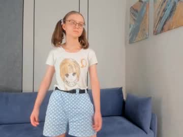 girl
        marianbodge cam image #4533028