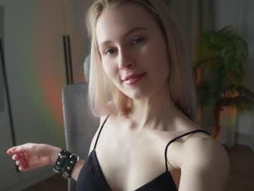 girl
        sonyaericsson cam image #4047775