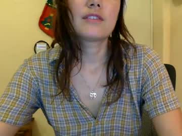 girl
        ericarae91 cam image #515830