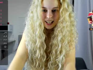 girl
        mila_martella2004 cam image #2337556