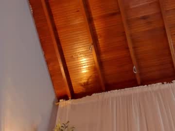 girl
        little_effy18 cam image #4264409