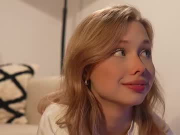 girl
        april_blush cam image #6583888