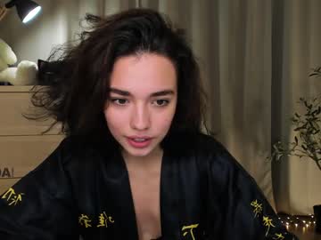 girl
        ella_flar_ cam image #405563