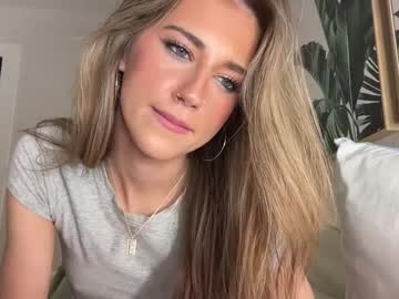 girl
        anderson_lily cam image #3217945