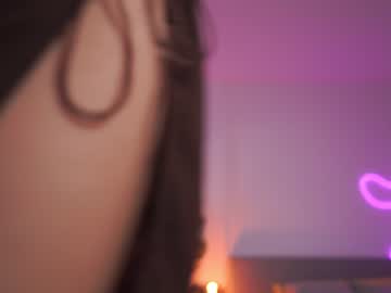 girl
        emma_land cam image #3864181