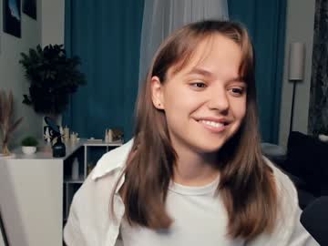 girl
        cherry_wave cam image #5387658