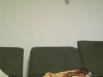 couple
        twdftwd1 cam image #1942015
