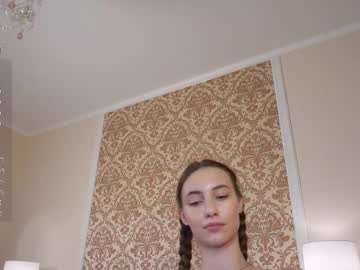 girl
        unicorn_earth cam image #3728898