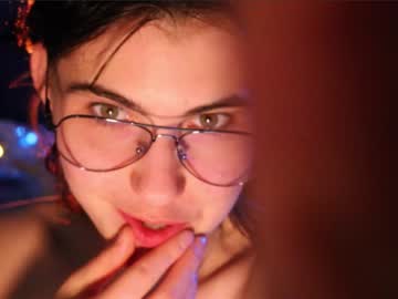 girl
        helensheaven cam image #4199914