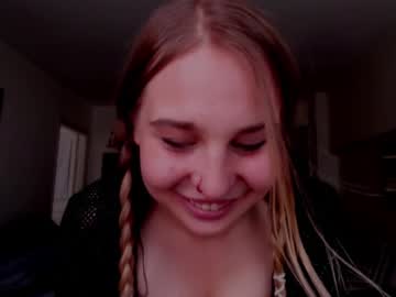 girl
        sweetmila1 cam image #4914337