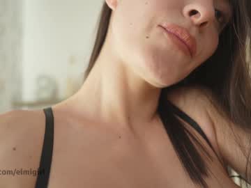 girl
        emyii cam image #3875984