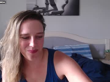 girl
        bluexstacey cam image #2931051